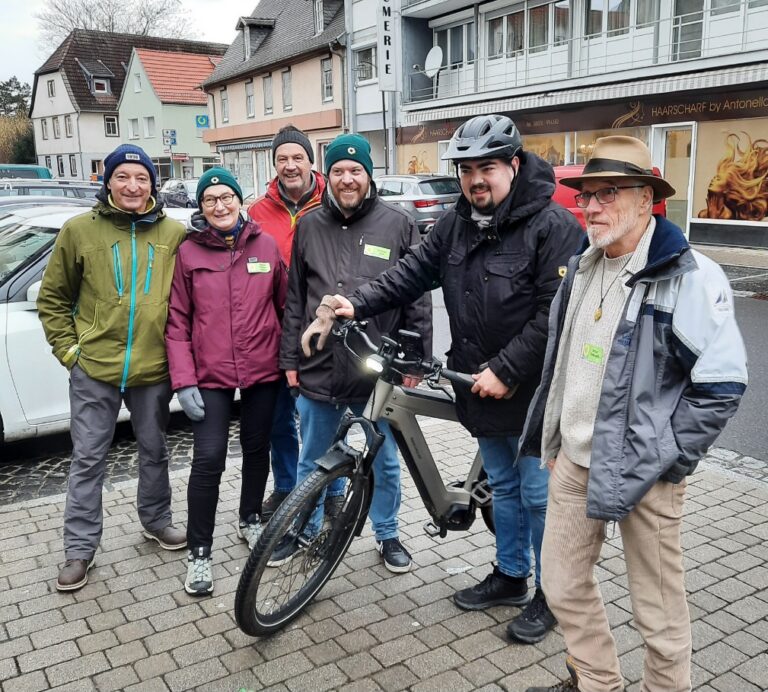 Politik vor Ort am Info-Stand des Ortsverbands GRÜNE Großostheim
